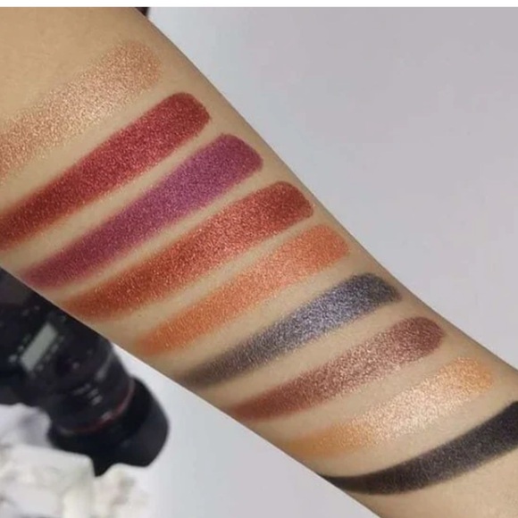 NEW WICKED SISTERS Heads Will Roll Eyeshadow Palette INDIE SOLDOUT HTF HALLOWEEN - Picture 5 of 6